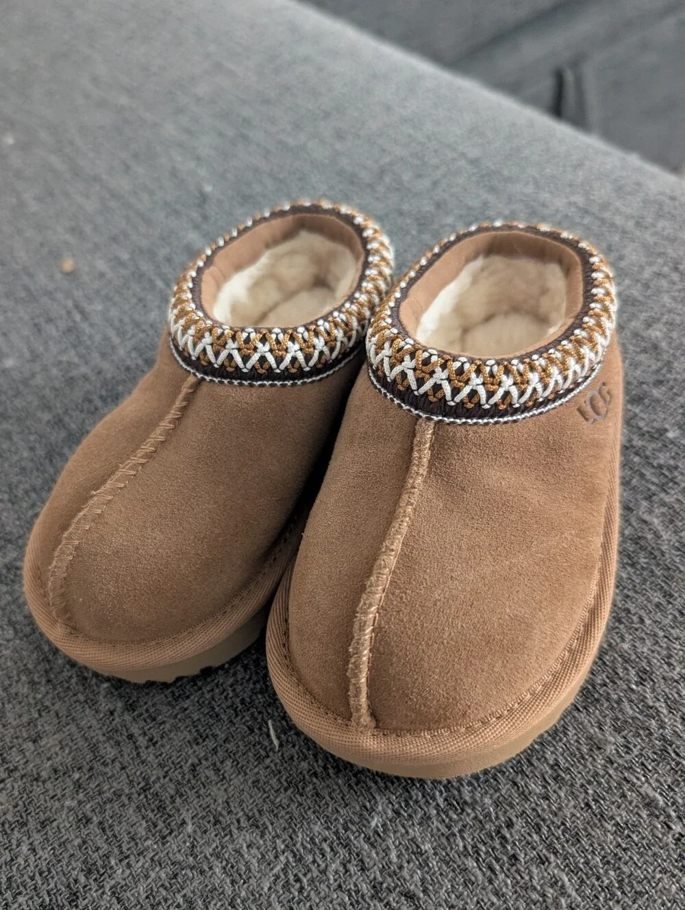 UGG® Tasman II kids' slippers in chestnut